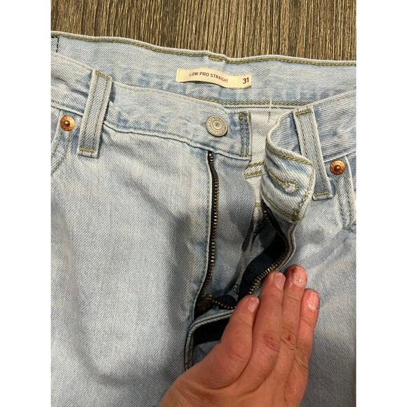 Levi's Low Pro Straight Jeans Mid-Rise Distressed Denim Light Wash Blue Size 31 - Picture 3 of 13